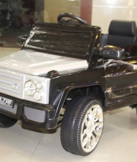 Kids Ride On Black Range Rover 